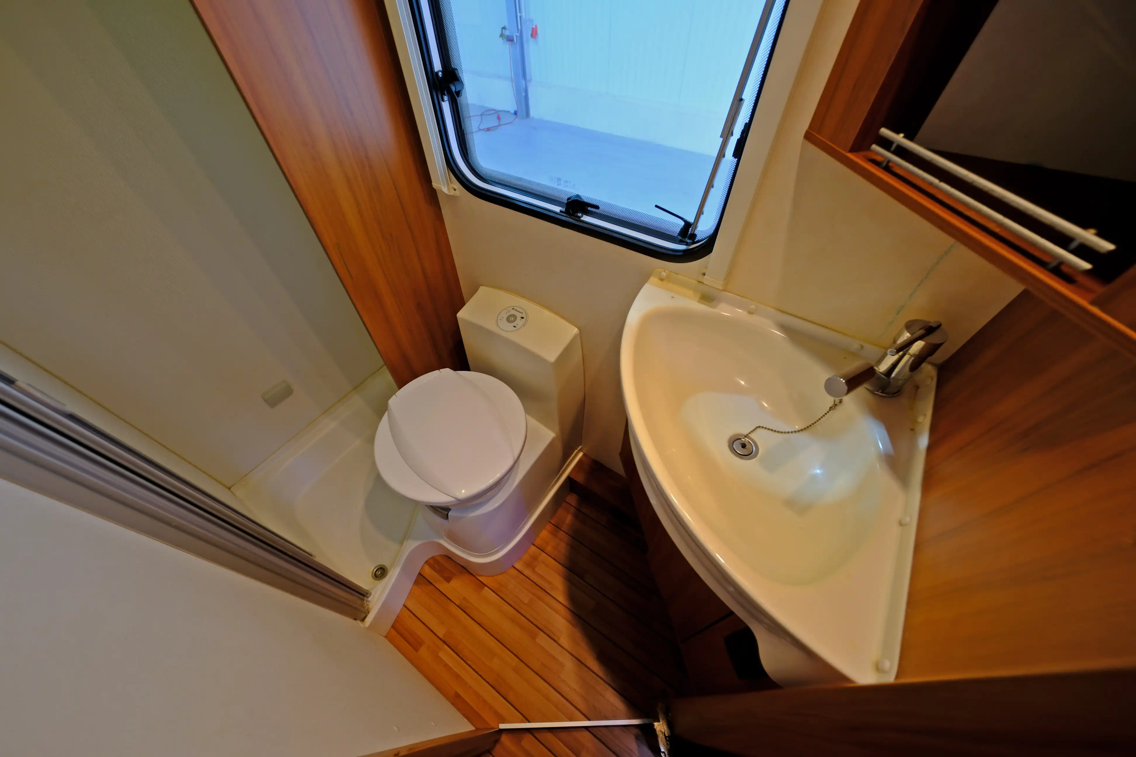 KNAUS SKY WAVE 650 MF - Ansicht 13